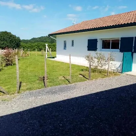 בית נופש Maison De 4 Chambres A Arcangues Avec Magnifique Vue Sur La Montagne Piscine Privee Jardin Clos A 15 Km De La Plage ארסנגואה