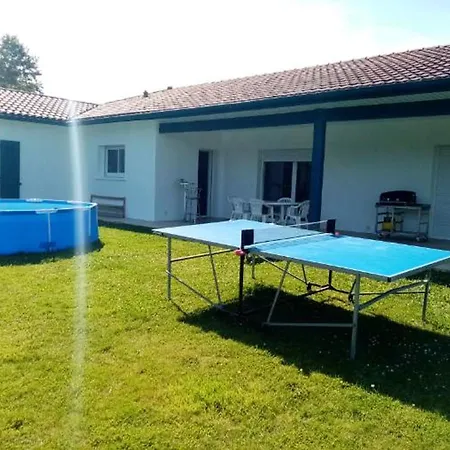 Maison De 4 Chambres A Arcangues Avec Magnifique Vue Sur La Montagne Piscine Privee Jardin Clos A 15 Km De La Plage